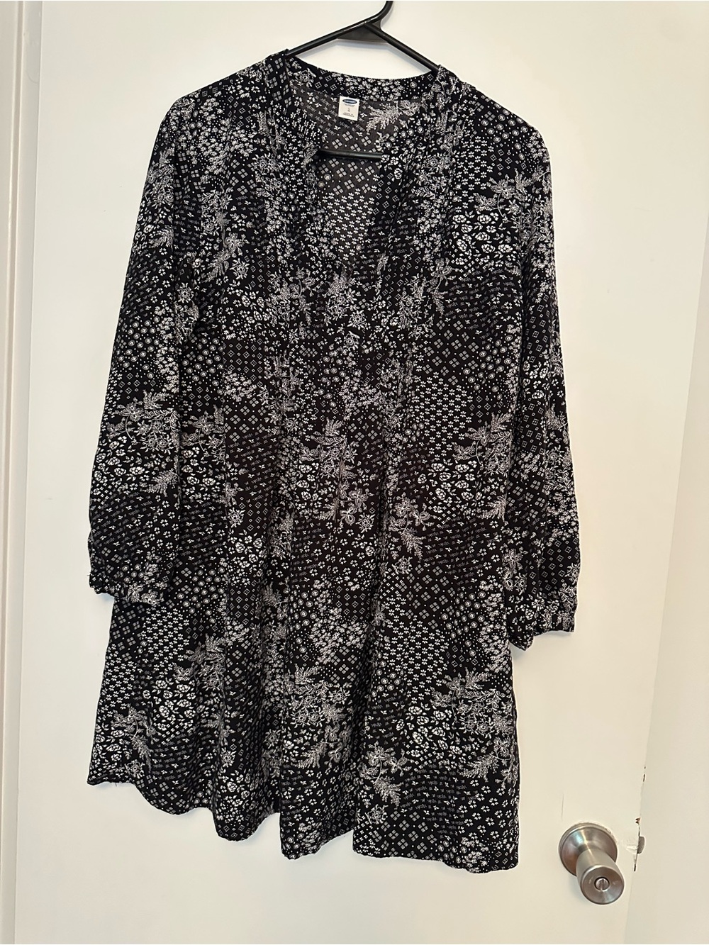 Old Navy Black and White Floral Long-Sleeve Tunic Dress